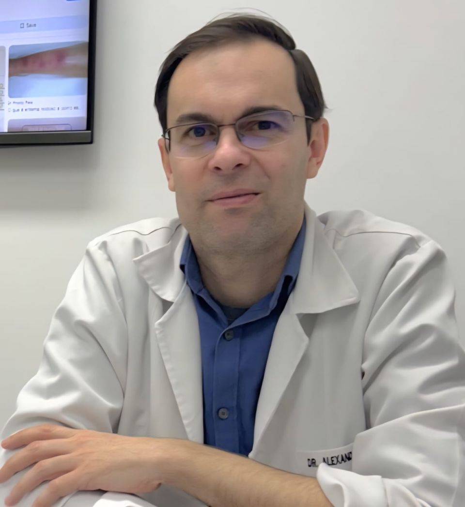 Cl�nica Micro - Reconstru��es Microcir�rgicas - Dr Alexandre de Almeida Medeiros -